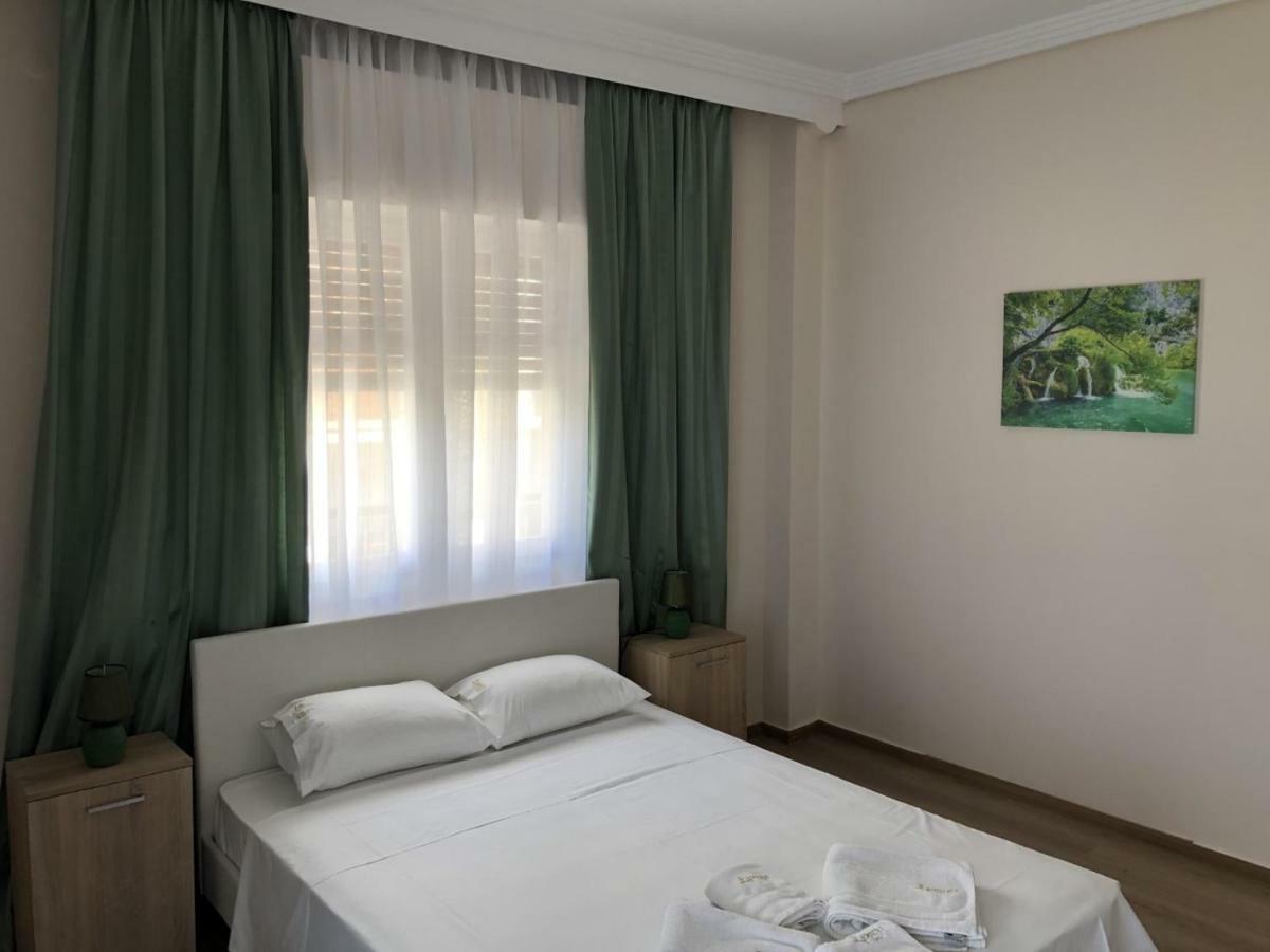 Elena'S Apartments Неа Миханиона Екстериор снимка