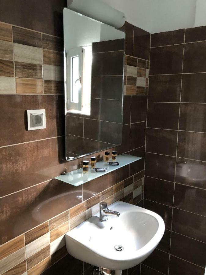 Elena'S Apartments Неа Миханиона Екстериор снимка
